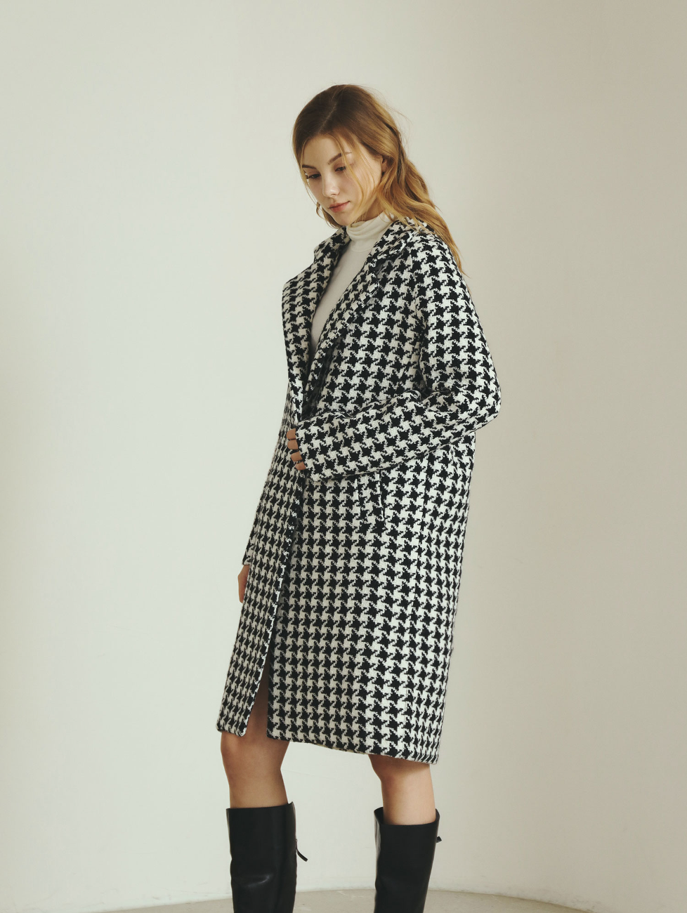 Mellow Hound Tooth Check Coat _ Black